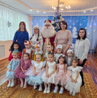 Новогодний утренник во 2 группе Новогодний утренник во 2 группе.